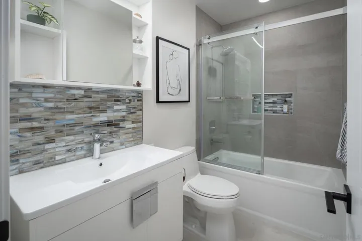 2732 Nipoma St, San Diego, California 92106