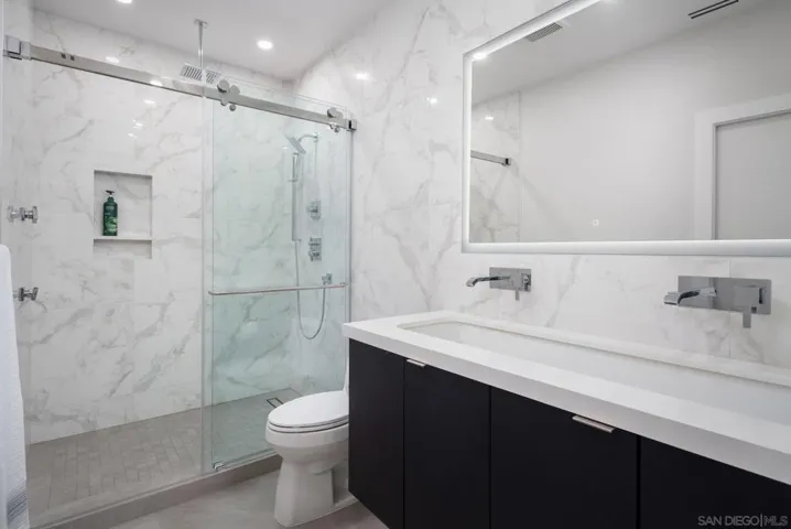 2732 Nipoma St, San Diego, California 92106