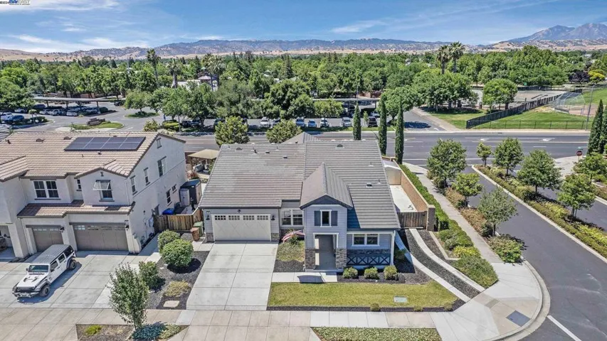 390 Fletcher Lane, Brentwood, California 94513