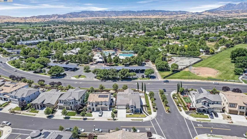 390 Fletcher Lane, Brentwood, California 94513