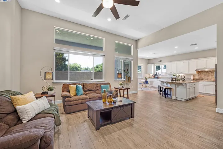 390 Fletcher Lane, Brentwood, California 94513