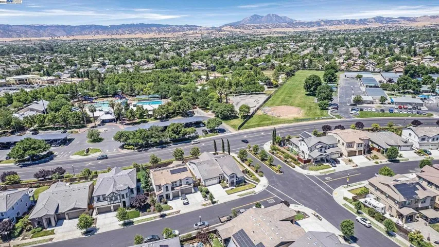 390 Fletcher Lane, Brentwood, California 94513