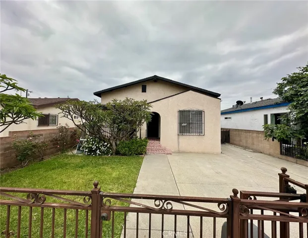 566 S. Hillview