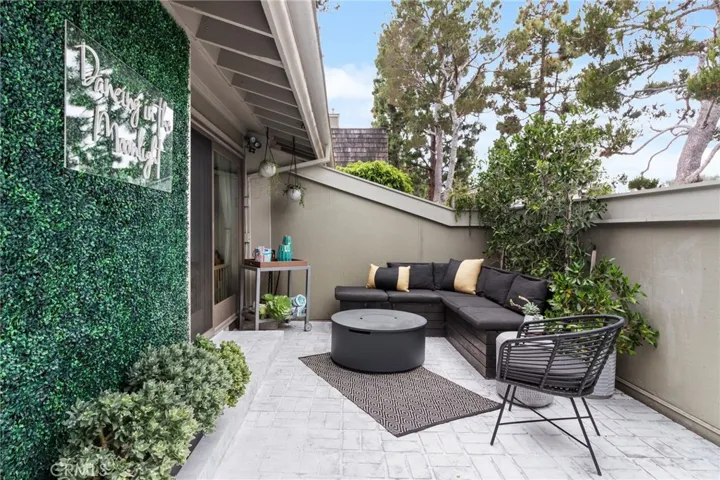 Spacious front patio