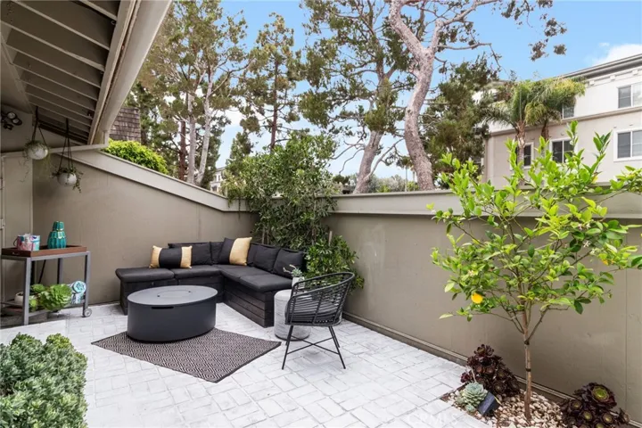Spacious front patio