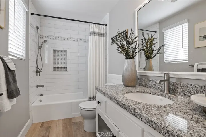 En-suite bathroom for 2nd bedroom