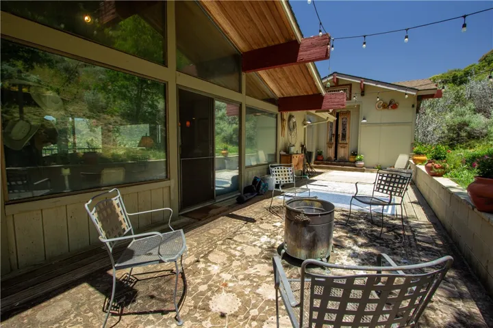 Rear patio facing outdoor kitchen