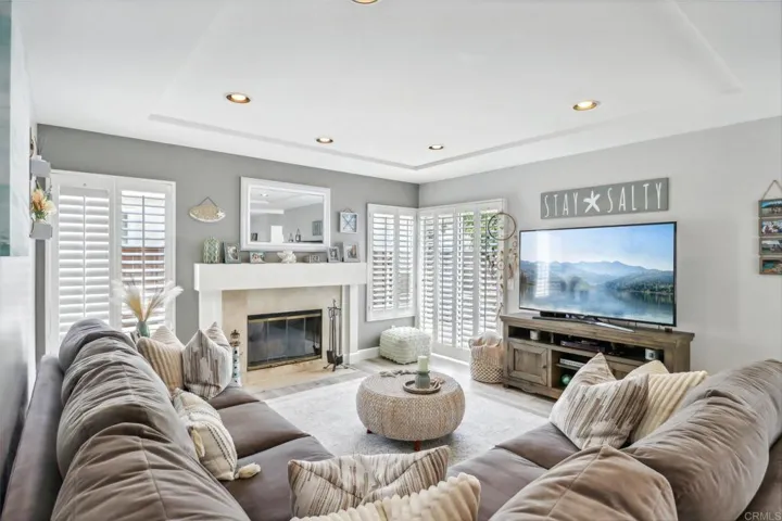 2014 Redwood Crest, Vista, California 92081