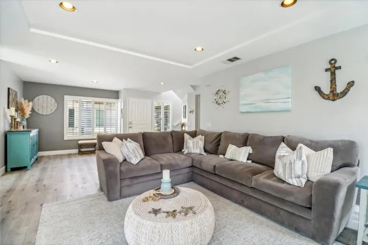 2014 Redwood Crest, Vista, California 92081