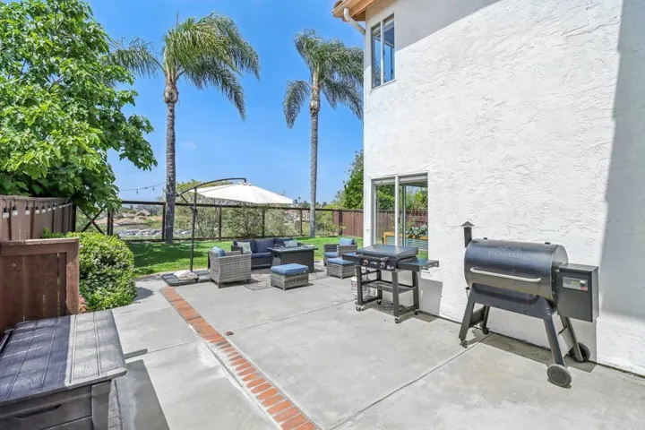 2014 Redwood Crest, Vista, California 92081