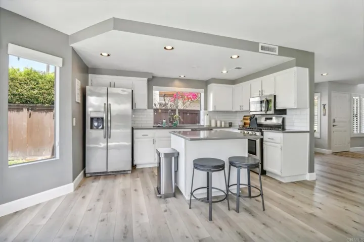 2014 Redwood Crest, Vista, California 92081