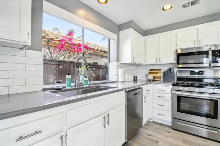 2014 Redwood Crest, Vista, California 92081