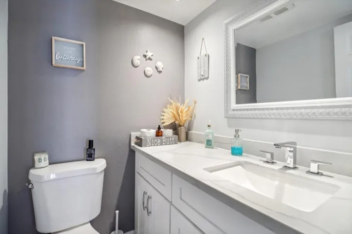 2014 Redwood Crest, Vista, California 92081