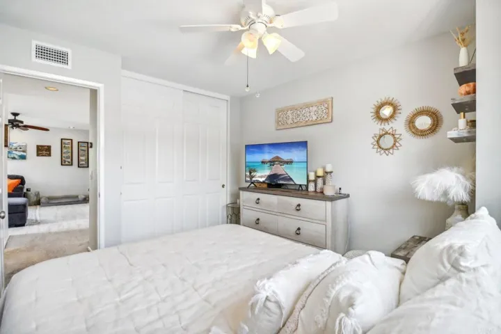 2014 Redwood Crest, Vista, California 92081