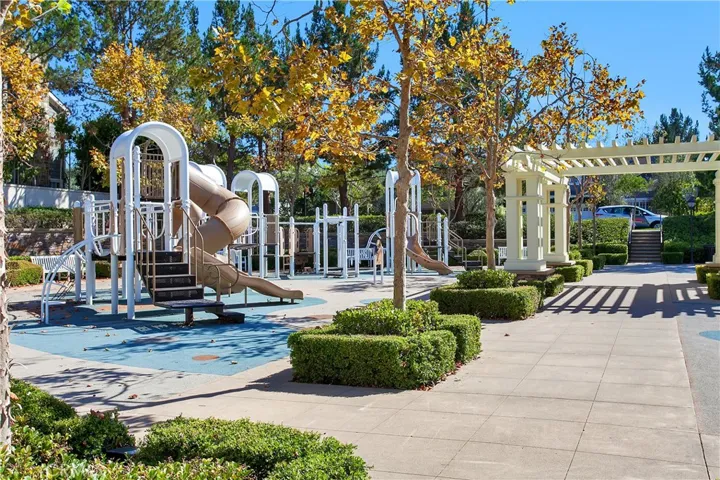 26 Long Bay Drive, Newport Beach, California 92660