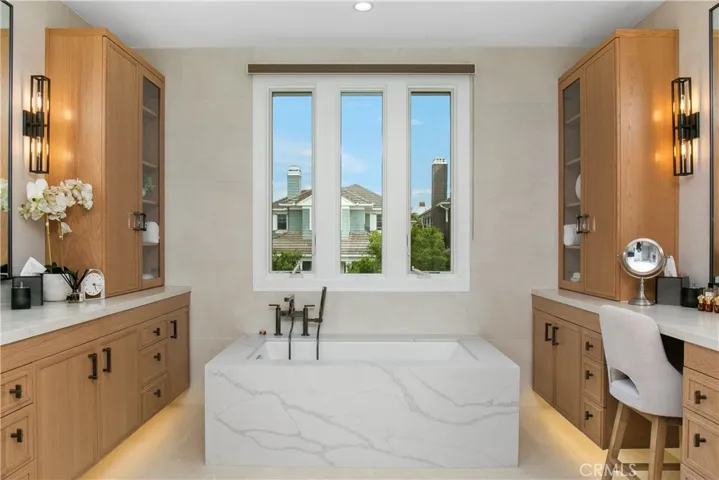 26 Long Bay Drive, Newport Beach, California 92660