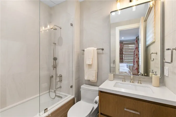 26 Long Bay Drive, Newport Beach, California 92660