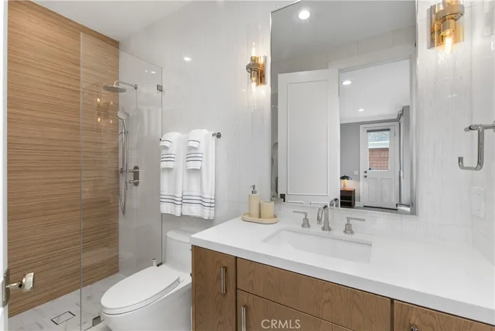 26 Long Bay Drive, Newport Beach, California 92660