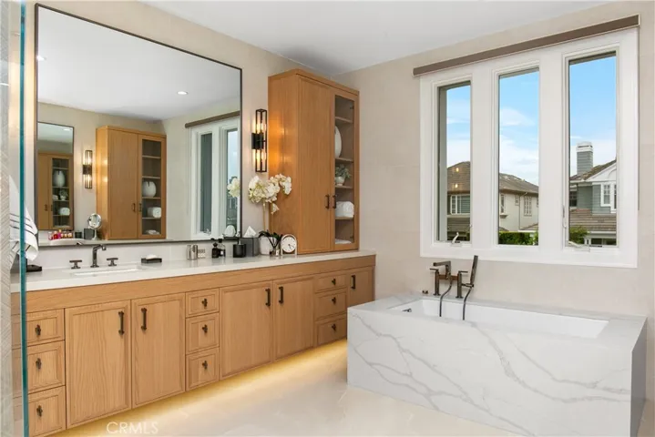 26 Long Bay Drive, Newport Beach, California 92660