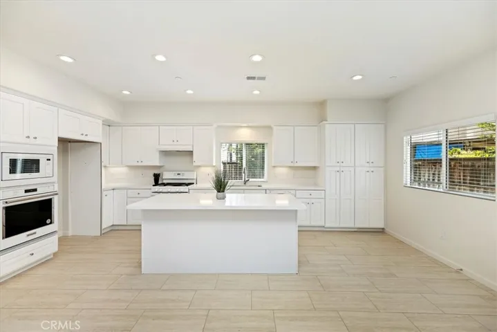 39902 Buxton Court, Murrieta, California 92563