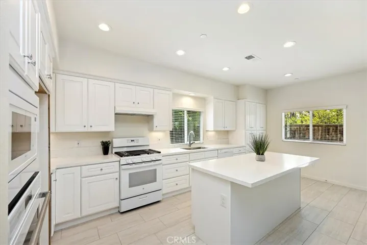 39902 Buxton Court, Murrieta, California 92563
