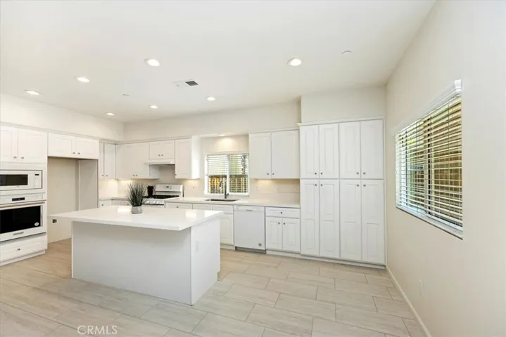 39902 Buxton Court, Murrieta, California 92563