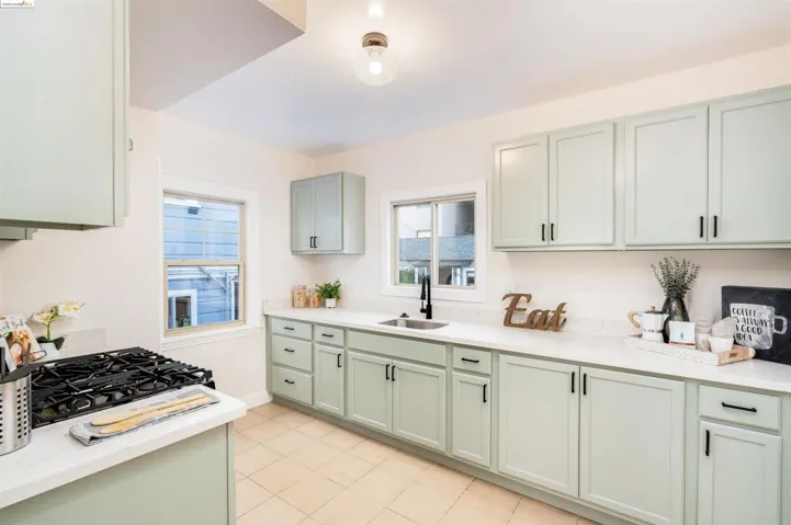 533 Taylor Ave, Alameda, California 94501