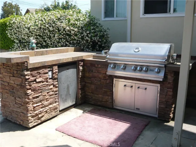 BBQ & refrigerator