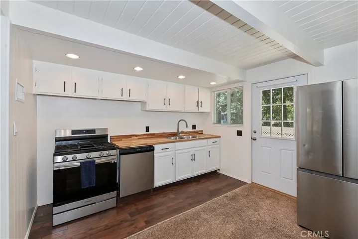 31537 Silver Spruce Dr., Running Springs, California 92382
