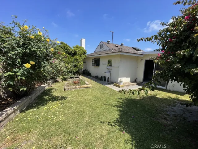 15631 Plymouth Lane, Huntington Beach, California 92647