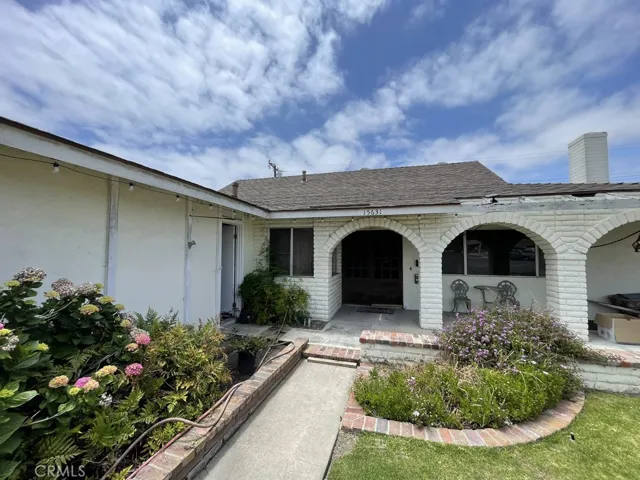 15631 Plymouth Lane, Huntington Beach, California 92647