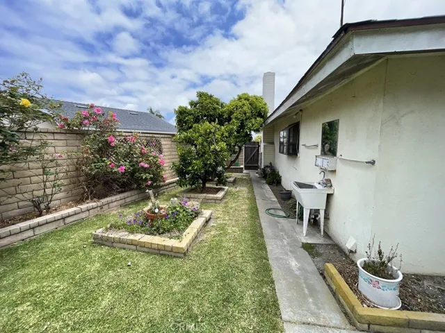 15631 Plymouth Lane, Huntington Beach, California 92647