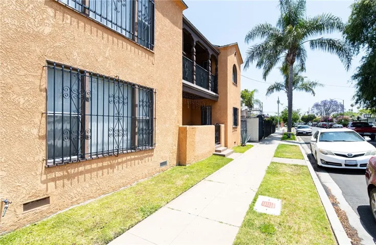 825 E 21st Street, Long Beach, California 90806