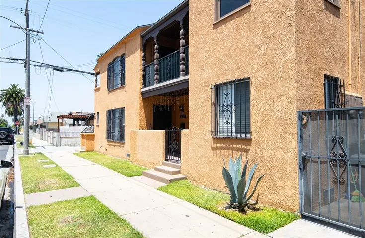 825 E 21st Street, Long Beach, California 90806