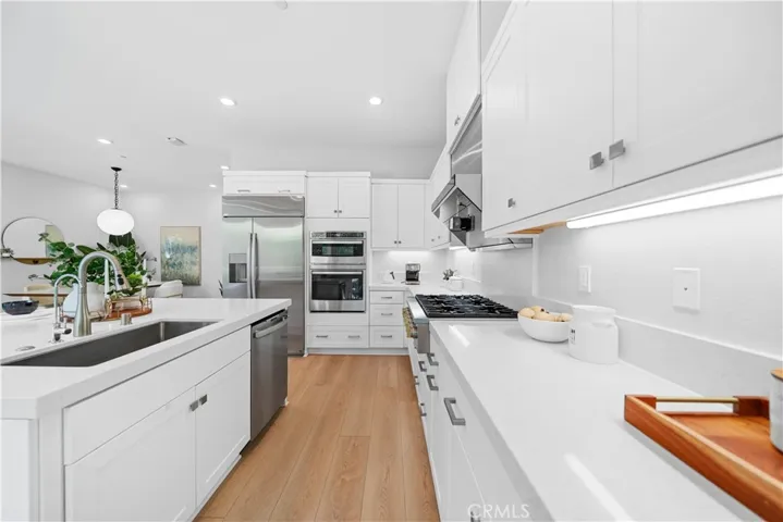 625 Cardona, Lake Forest, California 92630