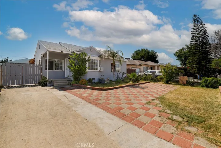 7713 Hinds Avenue, North Hollywood, California 91605