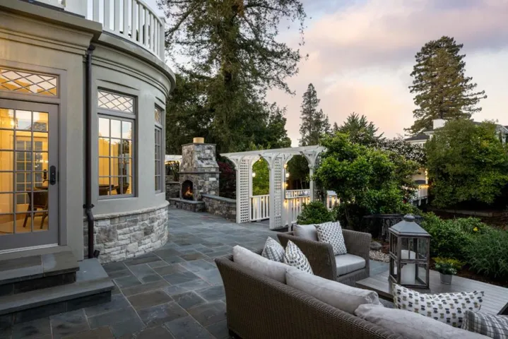 344 Pepper Avenue, Burlingame, California 94010