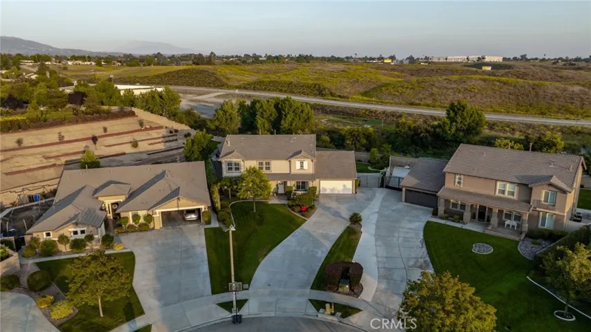 33581 Gene Autry Circle, Yucaipa, California 92399