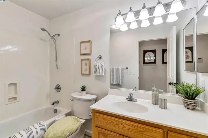 859 Alexander Gabriel Ct, Tracy, California 95377