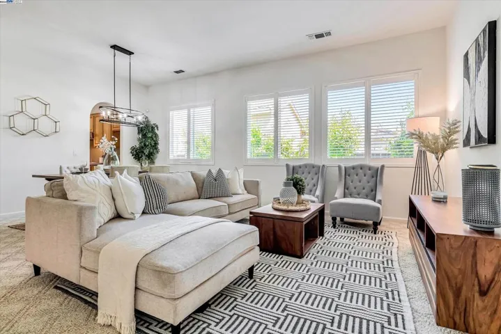 859 Alexander Gabriel Ct, Tracy, California 95377