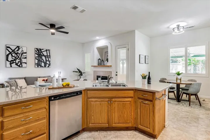 859 Alexander Gabriel Ct, Tracy, California 95377