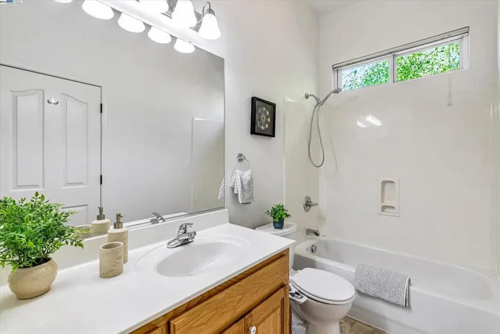 859 Alexander Gabriel Ct, Tracy, California 95377