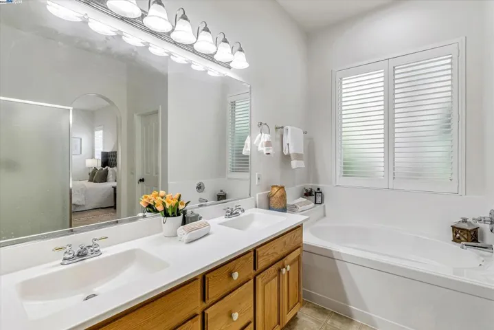 859 Alexander Gabriel Ct, Tracy, California 95377