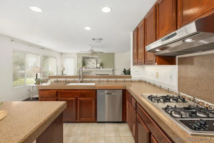 2503 Valley Waters Ct, Spring Valley, California 91978