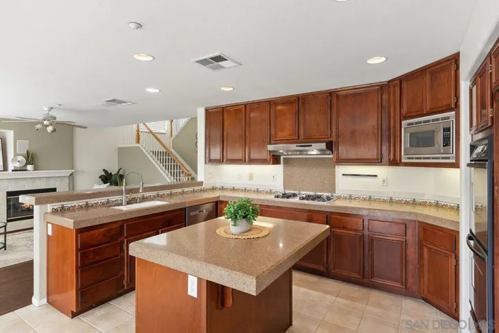 2503 Valley Waters Ct, Spring Valley, California 91978