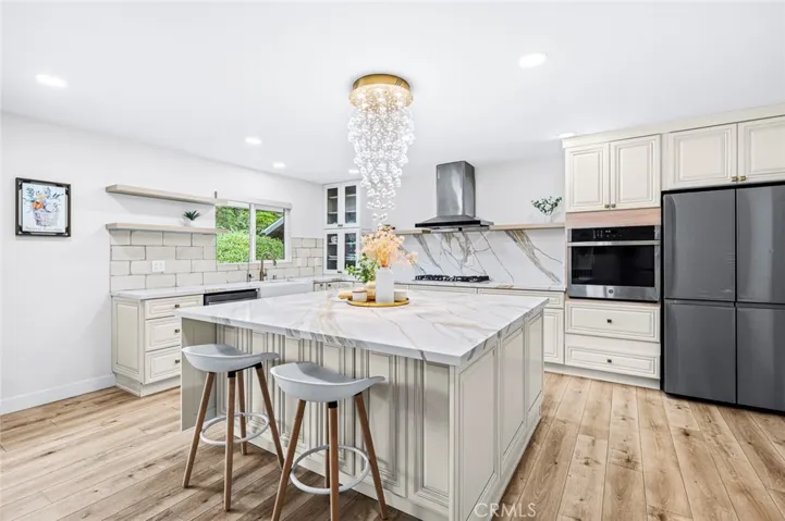 Kitchen Island w/Breakfast Counter