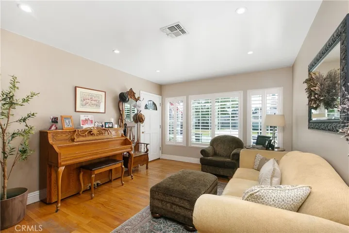5322 Lorelei Avenue, Lakewood, California 90712