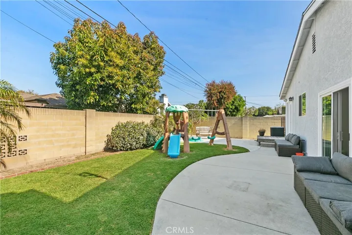 5322 Lorelei Avenue, Lakewood, California 90712