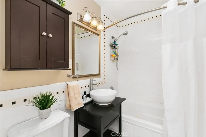 5322 Lorelei Avenue, Lakewood, California 90712