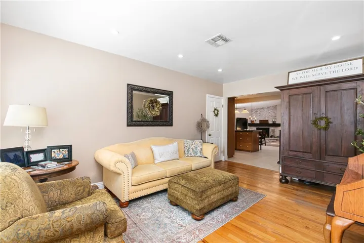 5322 Lorelei Avenue, Lakewood, California 90712